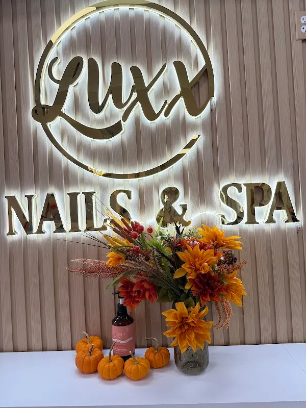 Luxx Nails & Spa — Nail salon in Portage